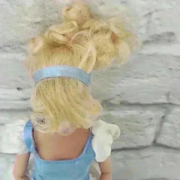 Disney Princess Cinderella Designer Doll store Limited Edition London - Picture 10 of 17